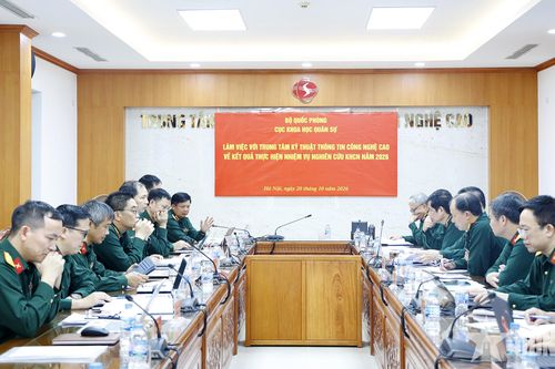 Đẩy mạnh nghiên cứu, làm chủ công nghệ thông tin liên lạc quân sự