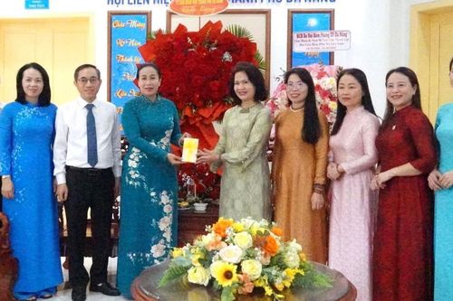 Lãnh đạo thành phố thăm, chúc mừng Hội Liên hiệp Phụ nữ Đà Nẵng nhân dịp 20-10