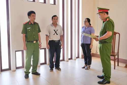 Khởi tố đối tượng sản xuất cà-phê giả