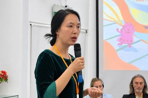 Đạo diễn Nguyễn Hoàng Điệp mang diễn viên đặc biệt lên sân khấu