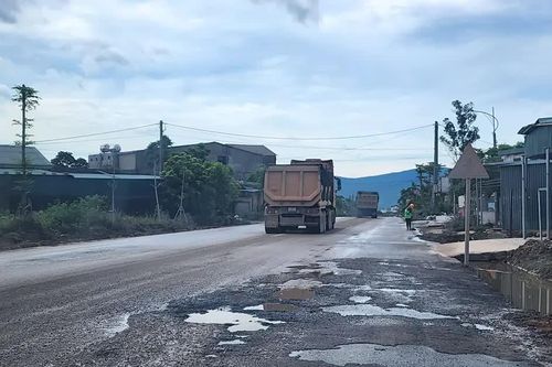Hà Tĩnh yêu cầu sửa chữa các tuyến đường xuống cấp ở Khu kinh tế Vũng Áng