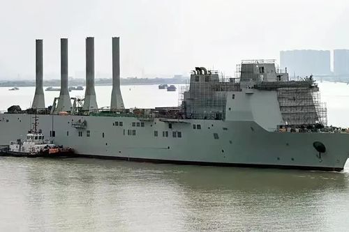 Trung Quốc thần tốc chế tạo mẫu hạm tàu ngầm không người lái thứ hai