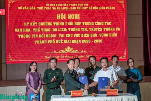 Thành phố Huế: Ký quy chế phối hợp phát triển văn hóa, thể thao, du lịch; truyền thông và thông tin đối ngoại khu vực biên giới