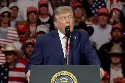 Ông Trump công bố gói cứu trợ 8 tỷ USD cho nông dân trong sự kiện tranh cử