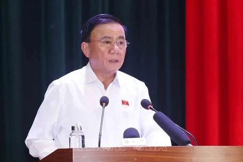 Bộ Chính trị: Đổi mới chính sách tiền lương, đãi ngộ theo vị trí việc làm, khắc phục cào bằng, coi trọng ngạch, bậc