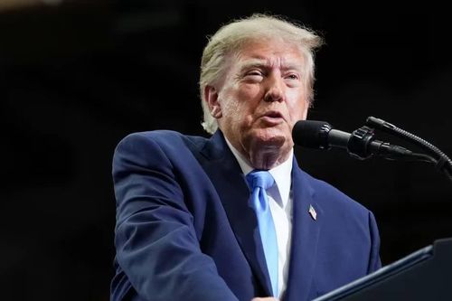 Tỷ lệ ủng hộ của Tổng thống Mỹ Trump xuống mức thấp kỷ lục ngay trước thềm bầu cử