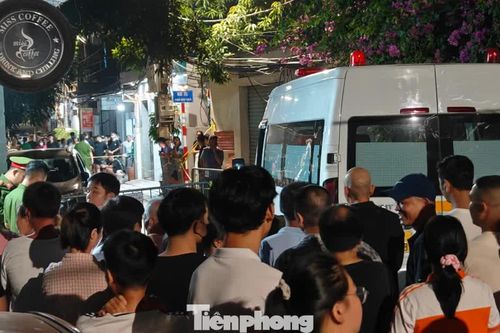 Vụ người đàn ông bị đâm tử vong trong ô tô ở Hà Nội: 'Hung thủ giật dao của người bán thịt gây án'