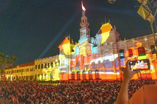 TP Hồ Chí Minh bắn pháo hoa, trình diễn 3D mapping dịp Ngày Văn hóa Việt Nam
