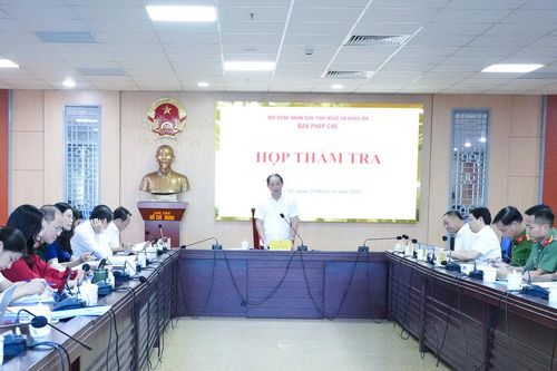 Ban Pháp chế HĐND tỉnh thẩm tra phương án giao biên chế đối với các cơ quan chính quyền cấp tỉnh và xã