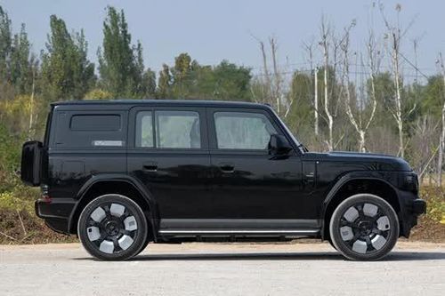 SUV địa hình công suất 455 mã lực, di chuyển 210km không cần đổ xăng, giá hơn 540 triệu đồng