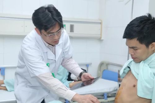TS Hà Anh Đức: Không phải cứ mắc ung thư là phải đến bệnh viện ung bướu tuyến cuối