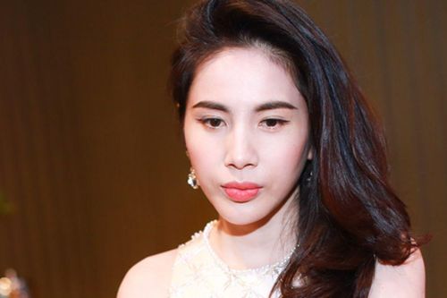 Ca sĩ Thủy Tiên dũng cảm lên tiếng về chuyện chia tay Công Vinh