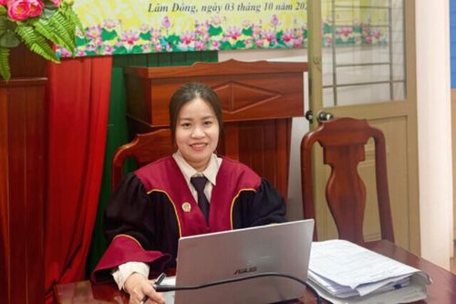 Nữ Thẩm phán tận tâm, bản lĩnh, hết lòng vì công việc
