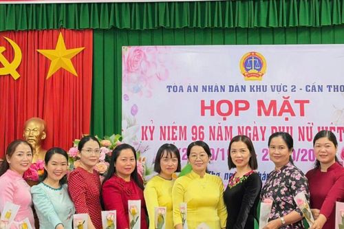 TAND khu vực 2- Cần Thơ họp mặt ngày Phụ nữ Việt Nam
