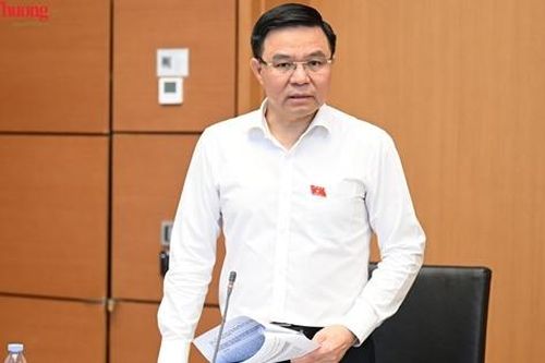 Bộ trưởng Lê Mạnh Hùng làm rõ một số vấn đề lớn của các dự án luật trong lĩnh vực Công Thương