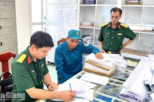 Kiểm tra quốc phòng ở Tri Tôn, Ô Lâm: Chuẩn bị tốt công tác tuyển quân năm 2027