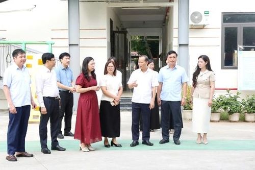 Phó Chủ tịch Thường trực UBND thành phố Bắc Ninh Mai Sơn kiểm tra các trường học quy mô lớn sau sắp xếp