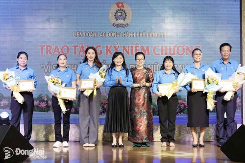 KỶ NIỆM 96 NĂM NGÀY THÀNH LẬP HỘI LIÊN HIỆP PHỤ NỮ VIỆT NAM (20-10-1930 - 20-10-2026) Những nữ cán bộ Công đoàn tâm huyết