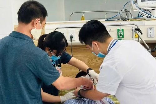 Sau vụ hơn 40 người nhiễm độc khí clo: Bình khí cũ, hóa chất nguy hiểm phải xử lý thế nào?