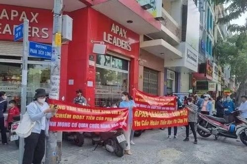 Không có năng lực tài chính, Shark Thủy vẫn mở ồ ạt 130 trung tâm tiếng Anh để huy động vốn