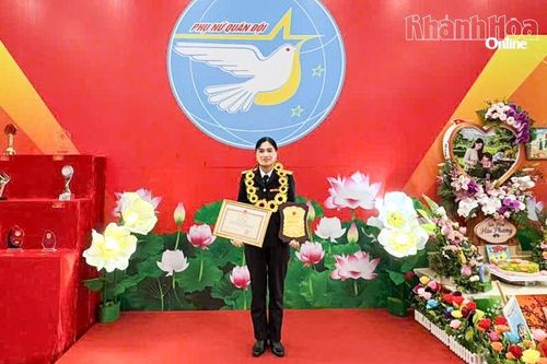 Nữ giảng viên Học viện Hải quân tiêu biểu