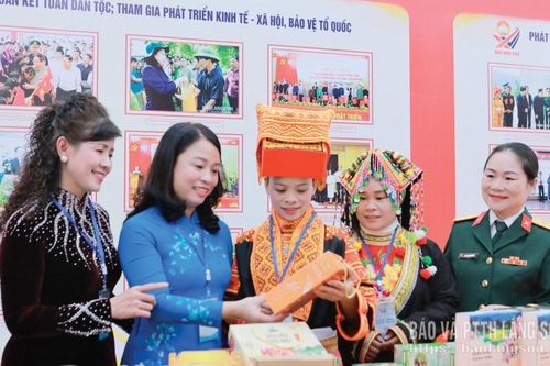 Quan tâm xây dựng đội ngũ cán bộ nữ