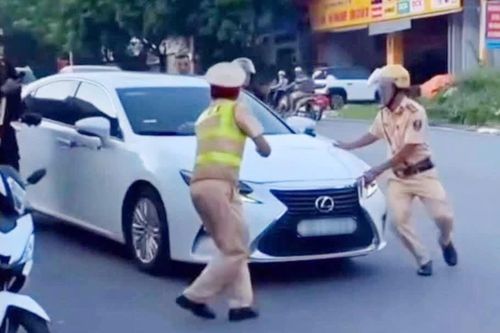Lào Cai: Tài xế tăng ga bỏ chạy khi đang được kiểm tra vi phạm tốc độ