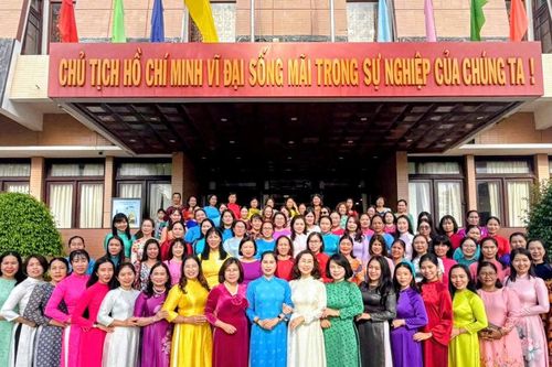 Phụ nữ Lâm Đồng vươn mình trong thời đại mới