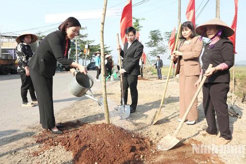 Phụ nữ Ninh Bình tự tin, sáng tạo, vững bước trong kỷ nguyên mới