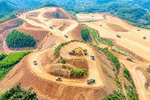 Hạ tầng mở đường cho tăng trưởng