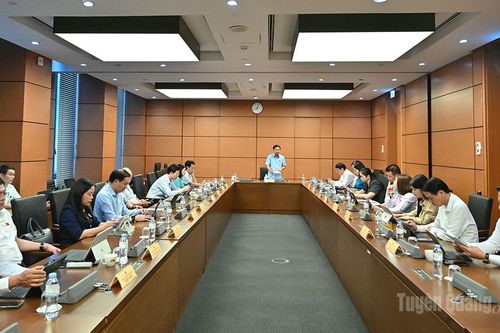 Đóng góp nhiều ý kiến từ thực tiễn địa phương vào các dự thảo luật, nghị quyết