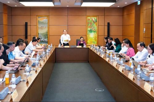 Đoàn ĐBQH tỉnh Thái Nguyên góp ý hoàn thiện các dự án luật