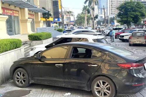 Bắt giữ ba đối tượng đập vỡ hàng loạt kính ô tô tại Nghệ An