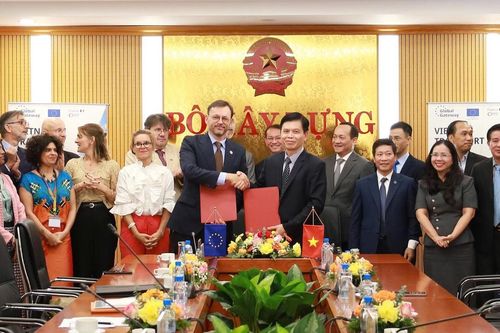 Bộ Xây dựng và AFD ký kết hợp tác, thúc đẩy giao thông bền vững tại Việt Nam