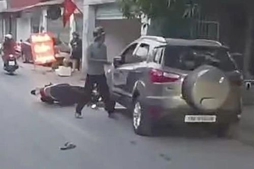 Hà Nội: Truy bắt nghi can chặn ô tô, đâm tài xế tử vong trên đường Bắc Cầu