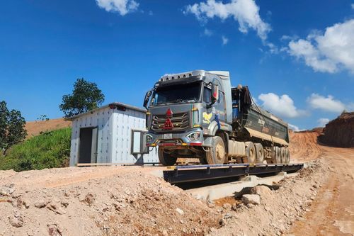 Nghệ An dùng công nghệ kiểm soát chặt nguồn đất đắp cao tốc