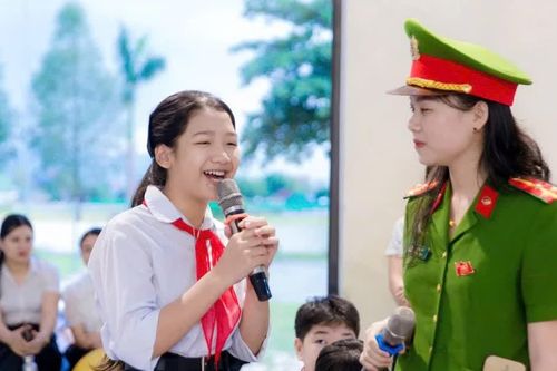 Gieo mầm nhân ái từ cơ sở