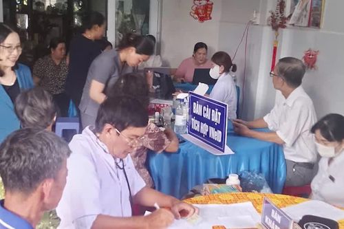 Vĩnh Long tăng tốc về đích chiến dịch chăm sóc sức khỏe toàn dân