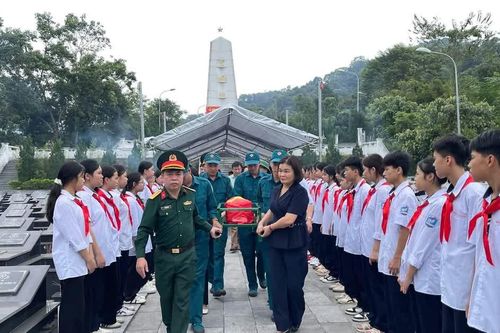 Bài 1: Những cuộc kiếm tìm trên các triền núi cao