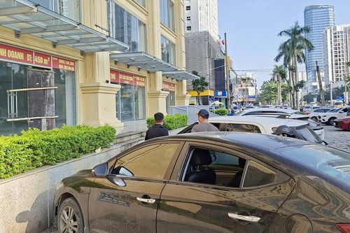 Công an Nghệ An bắt 3 nghi can đập vỡ kính hàng loạt xe ô tô đỗ dưới chung cư