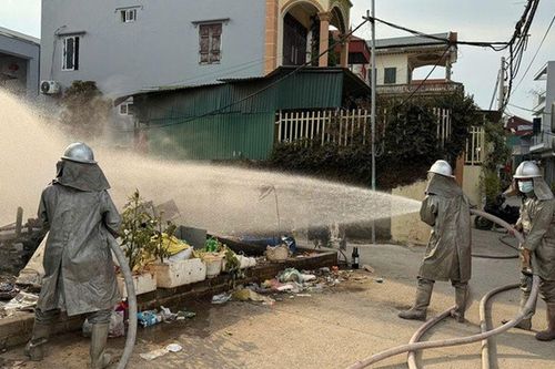 Tin mới vụ nghi ngộ độc khí clo ở Hà Nội