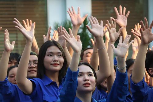 Thủ tướng yêu cầu khơi thông vốn, tạo thuận lợi cho thanh niên khởi nghiệp