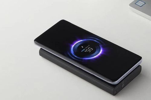 Nên mua sạc dự phòng có dây hay không dây để tiết kiệm và tiện sử dụng?
