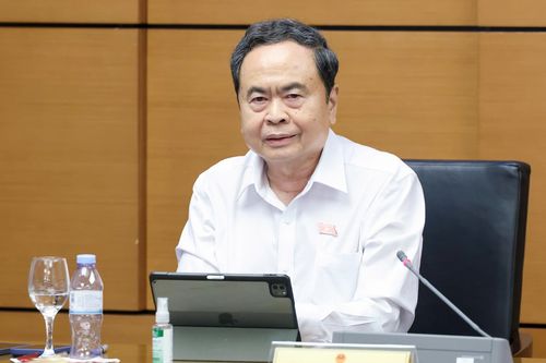 Chủ tịch Quốc hội: Không để người sử dụng điện gánh toàn bộ rủi ro từ giá điện