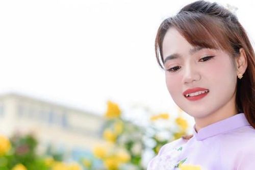Từ chiếc xe lăn đến những bước đi vì cộng đồng