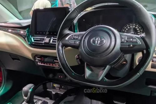 Rẻ hơn Kia Morning, hatchback Toyota giá 210 triệu đồng đẹp hoàn hảo, trang bị tiện nghi