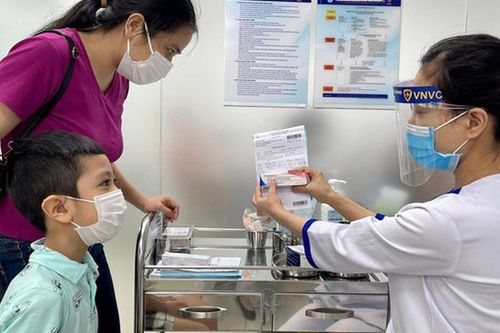 Cúm A tăng nhanh, bác sĩ hướng dẫn cách phòng bệnh và chăm sóc để mau hồi phục