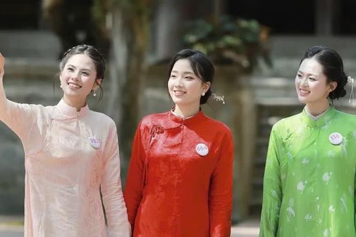 Thí sinh Hoa hậu Việt Nam 2026 diện áo dài trong thử thách của vòng Chung kết