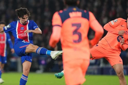 Vùi dập Barca 4-2, PSG phô diễn sức mạnh tuyệt đối ở Champions League