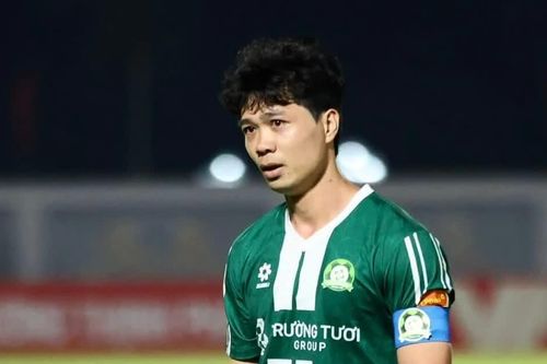Công Phượng chật vật tìm bàn thắng đầu tiên tại V-League 2026/27